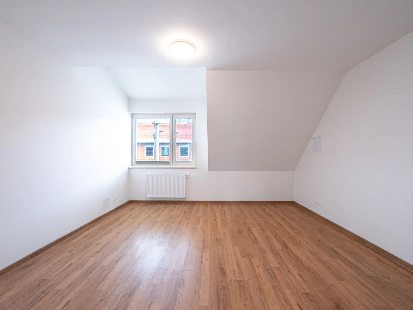 5-IZBOVÝ RODINNÝ DOM SO ZÁHRADOU NA PRENÁJOM V TRNÁVKE - SLOWACKÉHO