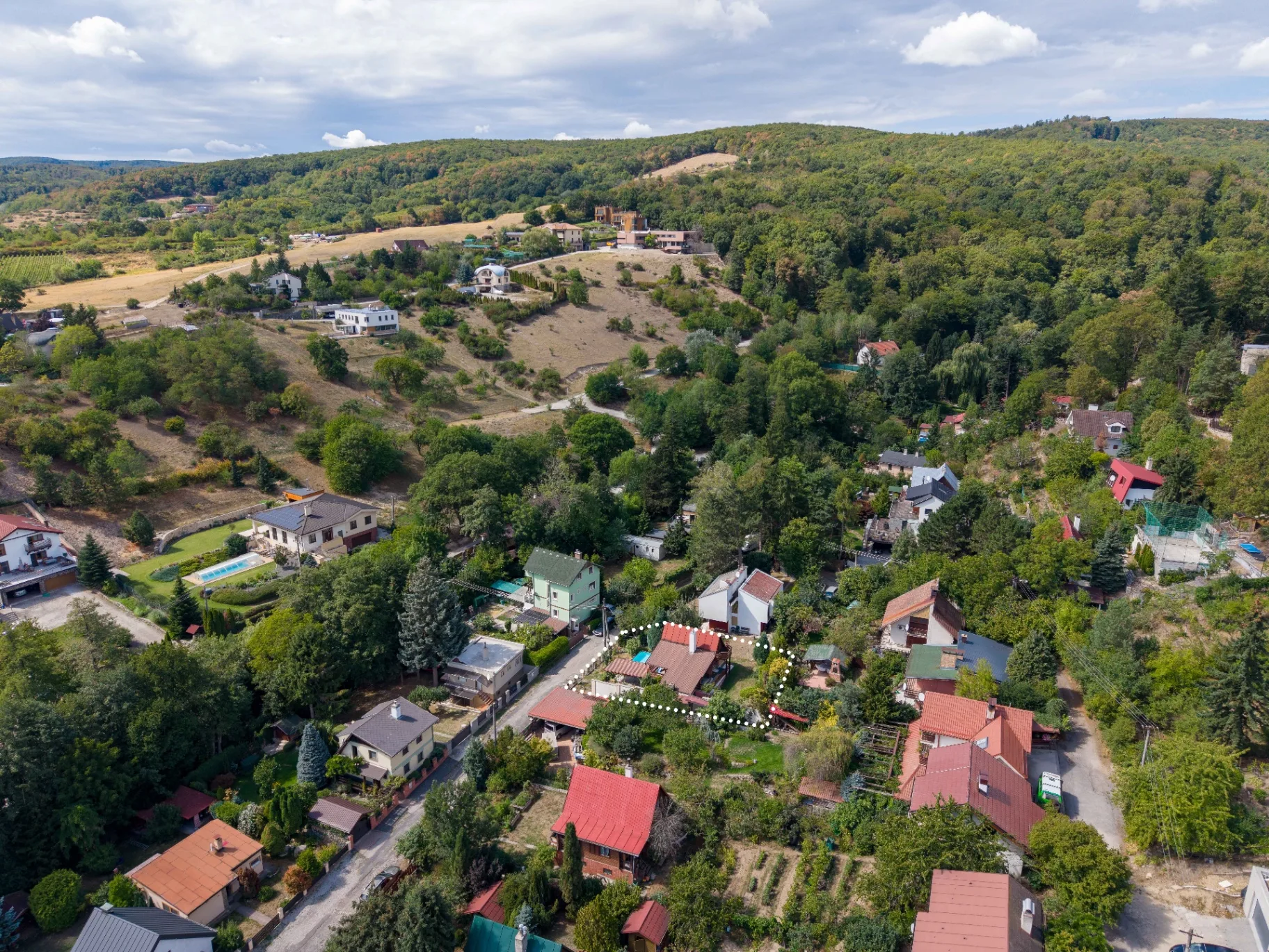 LIMBACH, LEITNE – CELOROČNÁ CHATA PRI LESE