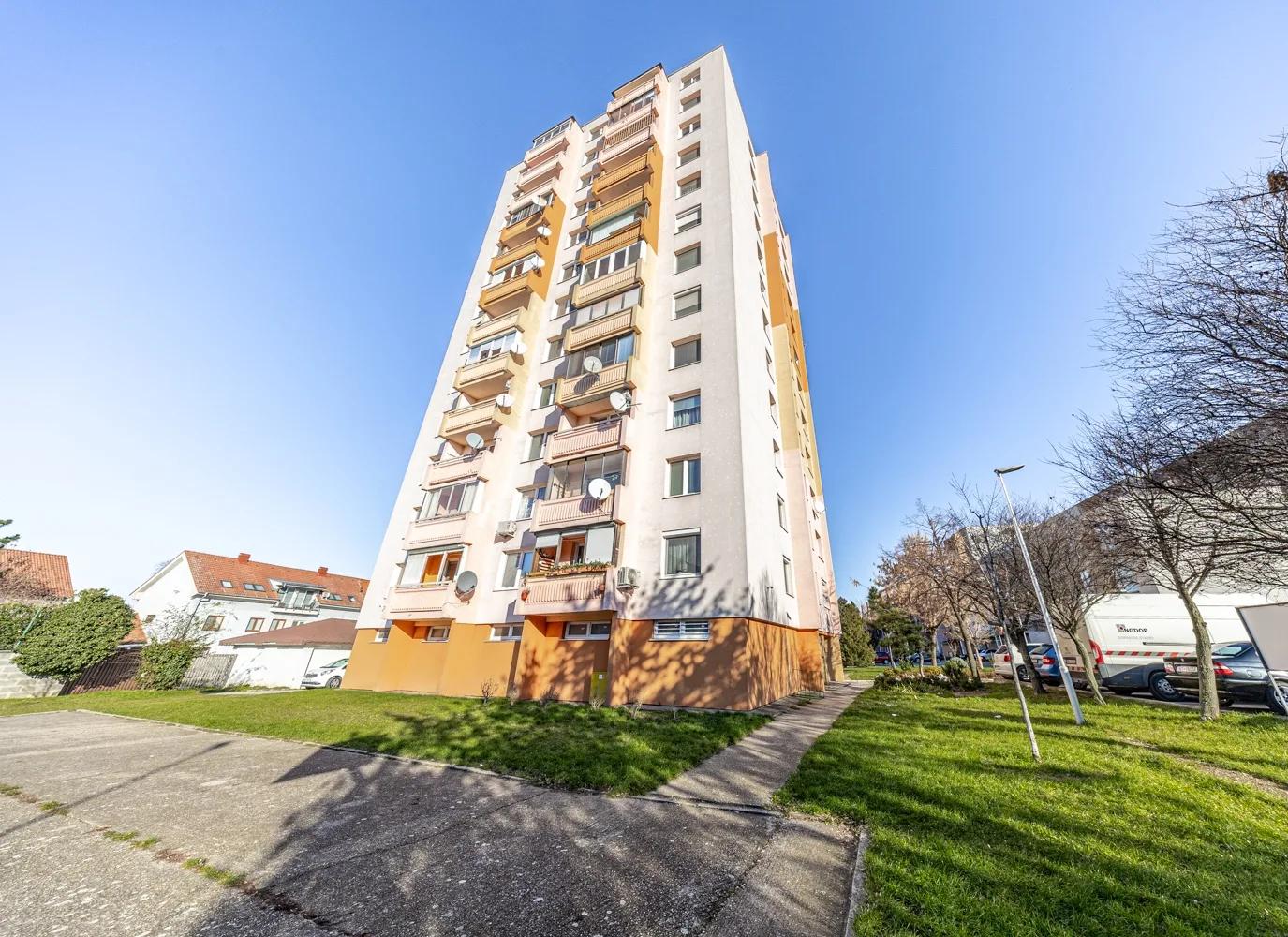 REZERVOVANÉ | SENEC NA DLANI V TOMTO PREROBENOM 3 IZBOVOM BYTE - J. JESENSKÉHO